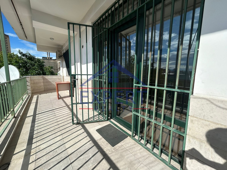 ԿԵՆՏՐՈՆ,ՉԱՐԵՆՑԻ ՓՈՂՈՑ 180ՔՄ