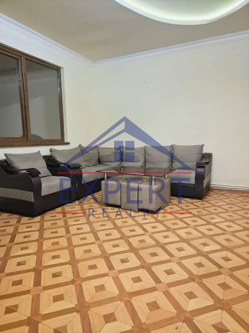 ԷՐԵԲՈՒՆԻ, ԱԶԱՏԱՄԱՐՏԻԿՆԵՐԻ ՓՈՂՈՑ, 4 ՍԵՆՅԱԿ