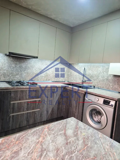 ԷՐԵԲՈՒՆԻ, ԱԶԱՏԱՄԱՐՏԻԿՆԵՐԻ ՓՈՂՈՑ, 4 ՍԵՆՅԱԿ