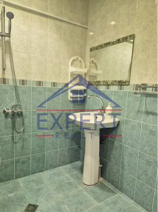 ԷՐԵԲՈՒՆԻ, ԱԶԱՏԱՄԱՐՏԻԿՆԵՐԻ ՓՈՂՈՑ, 4 ՍԵՆՅԱԿ