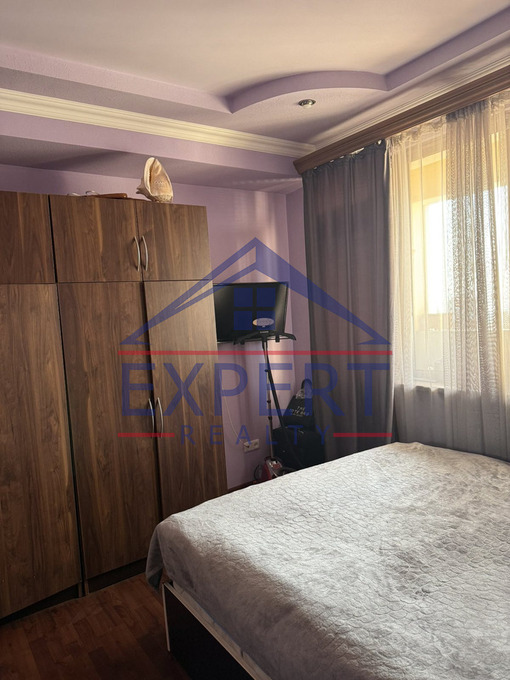 ԱՐԱԲԿԻՐ, ԿՈՄԻՏԱՍԻ ՊՈՂՈՏԱ, 3 ՍԵՆՅԱԿ