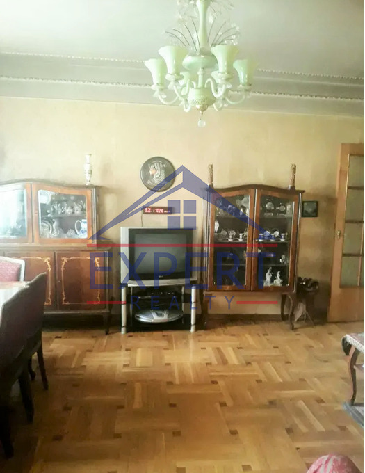 ԿԵՆՏՐՈՆ, ՆԱԼԲԱՆԴՅԱՆ ՓՈՂՈՑ, 3 ՍԵՆՅԱԿ