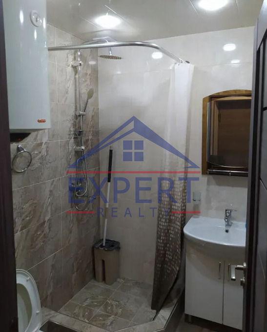 ԱՐԱԲԿԻՐ, ԿՈՄԻՏԱՍԻ ՊՈՂՈՏԱ, 1 ՍԵՆՅԱԿ