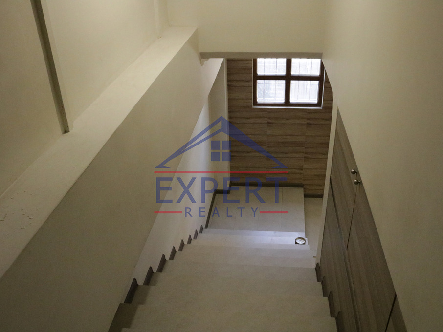 ԱՐԱԲԿԻՐ, ԱԼԵՔՍԵՅ ՀԵՔԻՄՅԱՆԻ ՓՈՂՈՑ, 3 ՍԵՆՅԱԿ