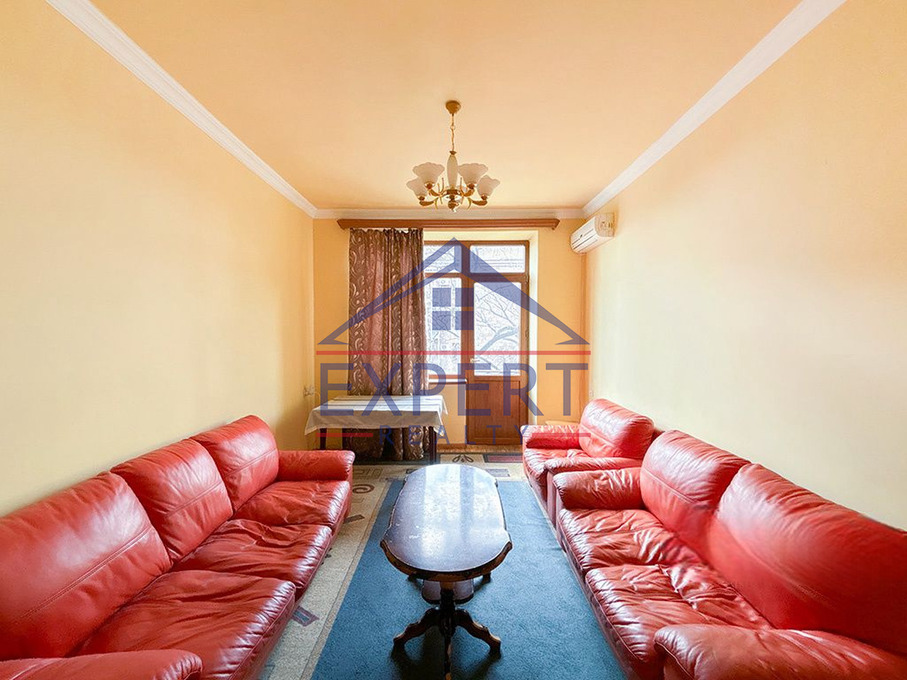 ԱՐԱԲԿԻՐ, ԿՈՄԻՏԱՍԻ ՊՈՂՈՏԱ, 3 ՍԵՆՅԱԿ