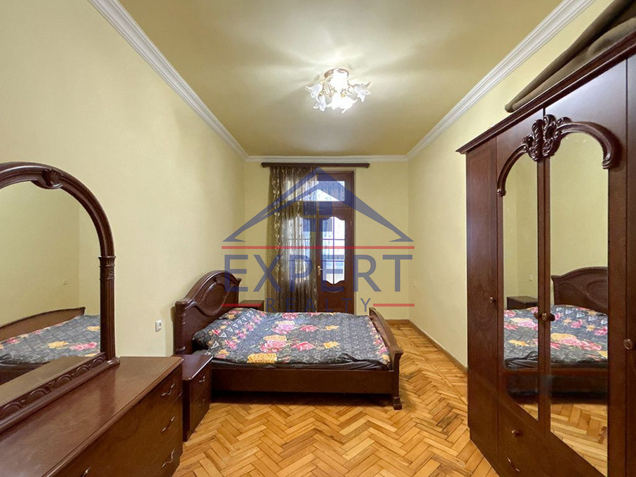 ԱՐԱԲԿԻՐ, ԿՈՄԻՏԱՍԻ ՊՈՂՈՏԱ, 3 ՍԵՆՅԱԿ