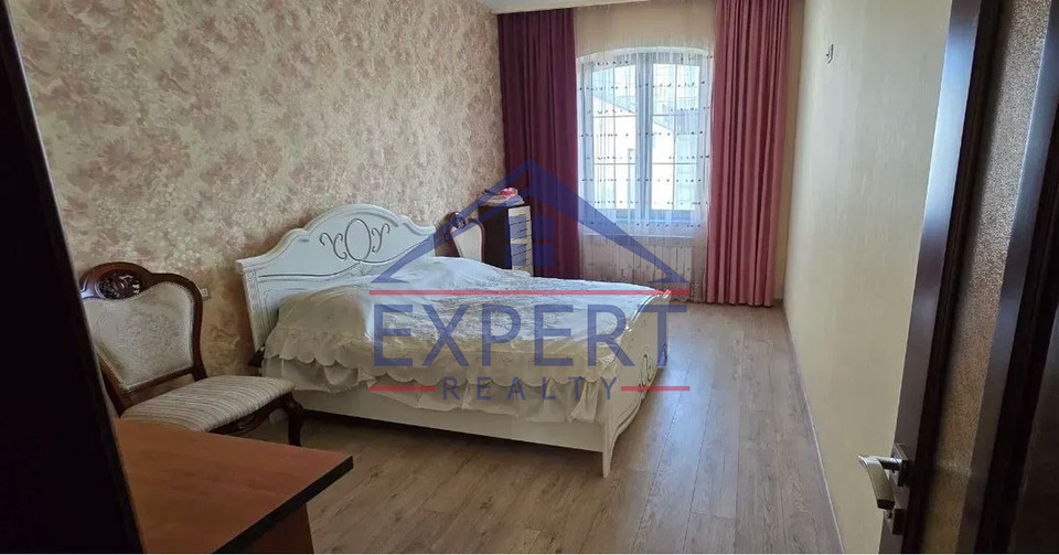 ՆՈՐ-ՆՈՐՔ, ԲԱԳՐԵՎԱՆԴ ԹԱՂԱՄԱՍ, 6  ՍԵՆՅԱԿ