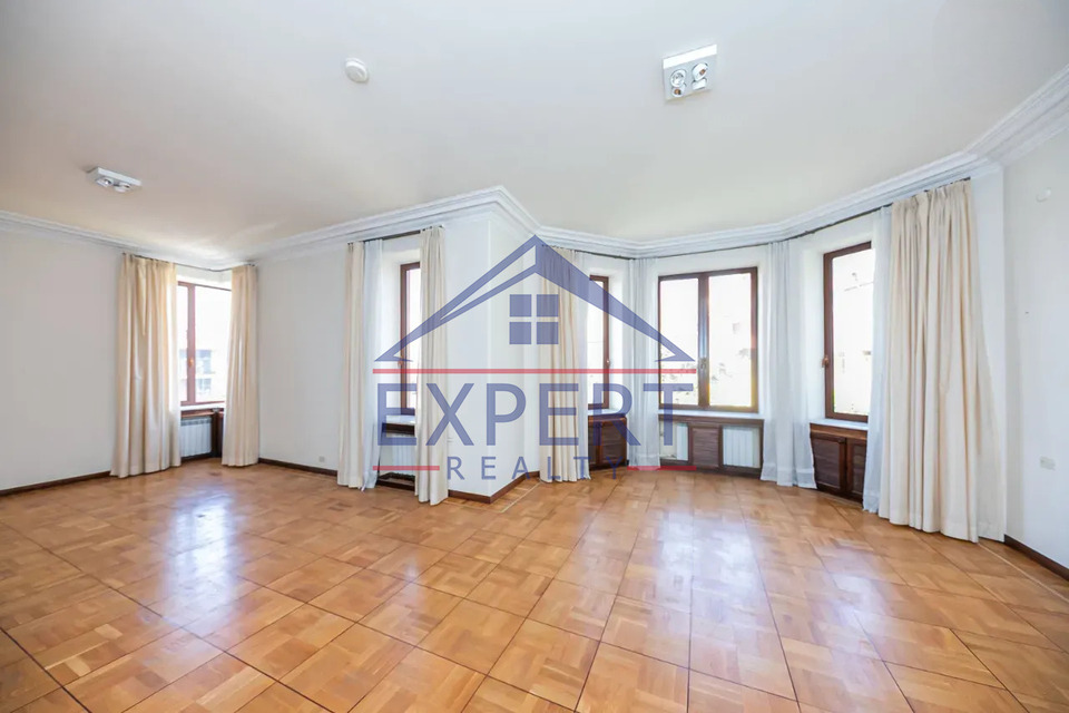 ԿԵՆՏՐՈՆ, ՇԱՐԱ ՏԱԼՅԱՆ ՓՈՂՈՑ, 8+ ՍԵՆՅԱԿ