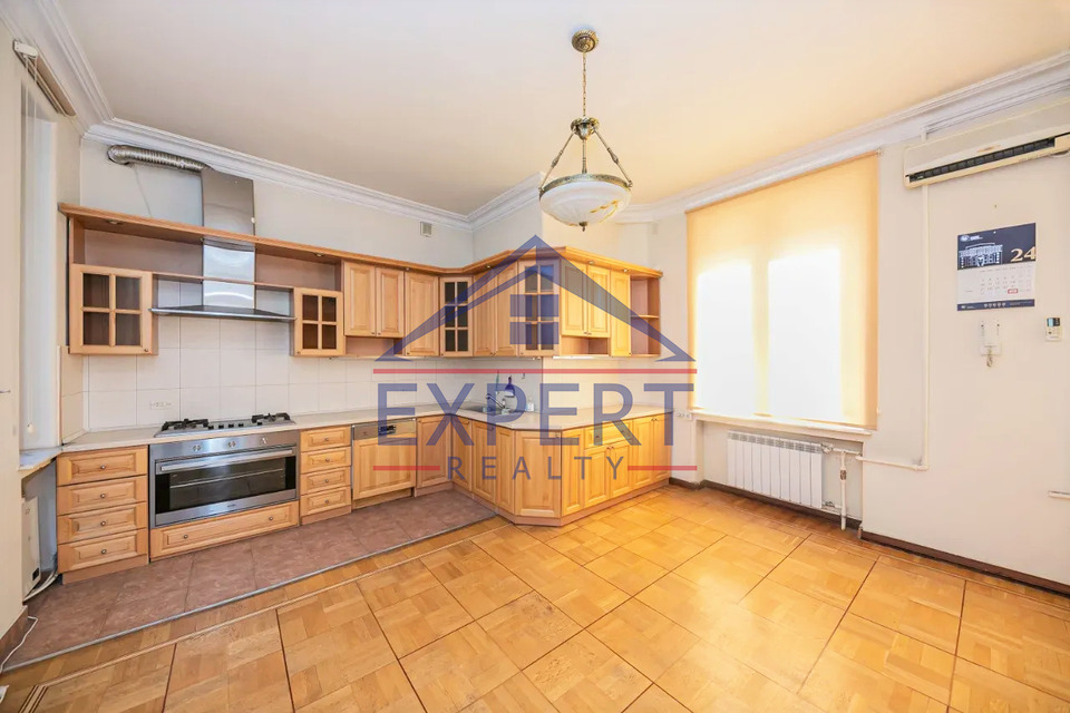 ԿԵՆՏՐՈՆ, ՇԱՐԱ ՏԱԼՅԱՆ ՓՈՂՈՑ, 8+ ՍԵՆՅԱԿ