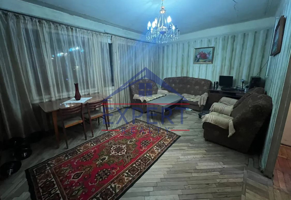 ԱՐԱԲԿԻՐ, ԳՅՈՒԼԲԵՆԿՅԱՆ ՓՈՂՈՑ, 3 ՍԵՆՅԱԿ