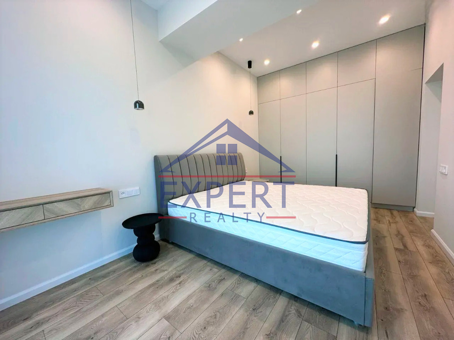 ԿԵՆՏՐՈՆ, ԽԱՆՋՅԱՆ ՓՈՂՈՑ, 2 ՍԵՆՅԱԿ