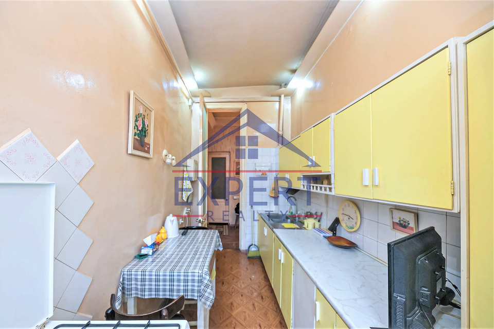 ԿԵՆՏՐՈՆ, ՄԱՇՏՈՑԻ ՊՈՂՈՏԱ, 3 ՍԵՆՅԱԿ