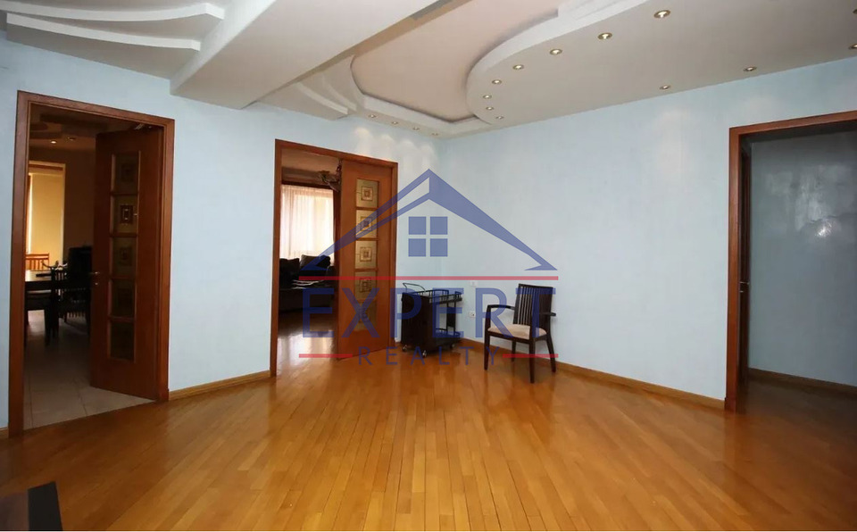 ԿԵՆՏՐՈՆ, ՀՅՈՒՍԻՍԱՅԻՆ ՊՈՂՈՏԱ, 3 ՍԵՆՅԱԿ