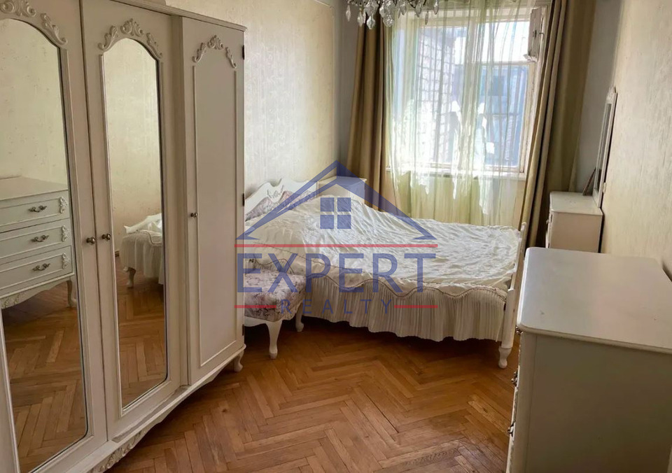 ՔԱՆԱՔԵՌ ԶԵՅԹՈՒՆ, ԴՐՈՅԻ ՓՈՂՈՑ, 4 ՍԵՆՅԱԿ