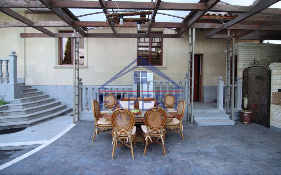 ԱՎԱՆ, ԾԱՐԱՎ ԱՂԲՅՈՒՐԻ ՓՈՂՈՑ, 7 ՍԵՆՅԱԿ