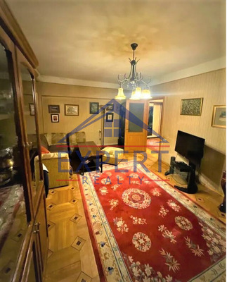 ԿԵՆՏՐՈՆ, ՊԱՐՈՆՅԱՆ ՓՈՂՈՑ, 3 ՍԵՆՅԱԿ