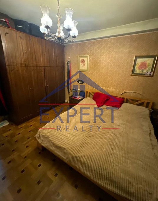 ԿԵՆՏՐՈՆ, ՊԱՐՈՆՅԱՆ ՓՈՂՈՑ, 3 ՍԵՆՅԱԿ