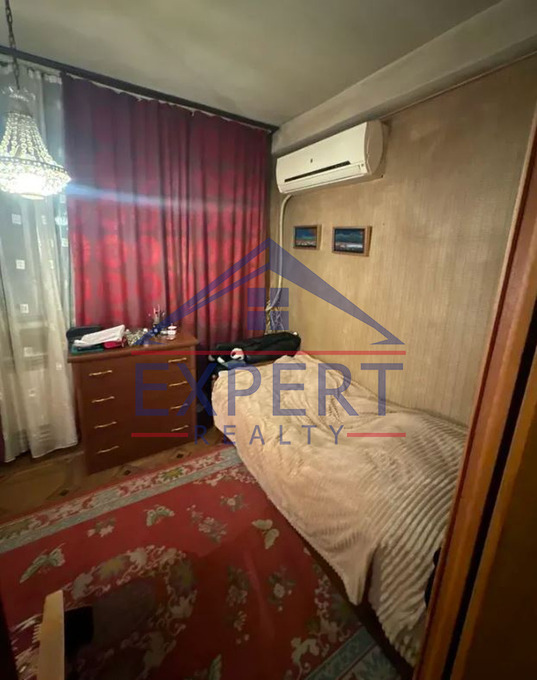 ԿԵՆՏՐՈՆ, ՊԱՐՈՆՅԱՆ ՓՈՂՈՑ, 3 ՍԵՆՅԱԿ