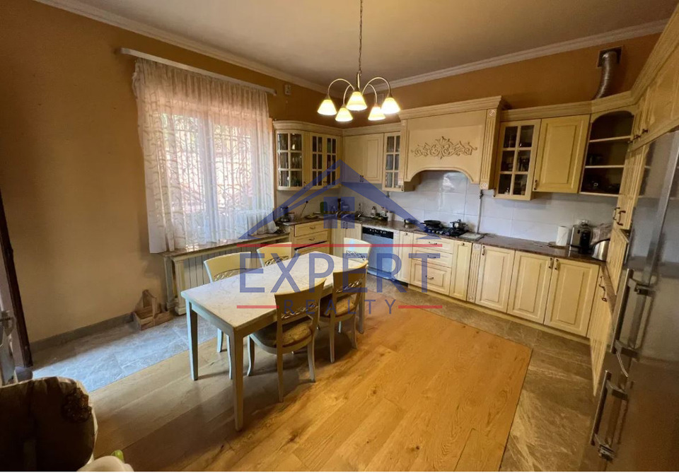 ԱՎԱՆ,ԾԱՐԱՎ ԱՂԲՅՈՒՐԻ ՓՈՂՈՑ 8+ՍԵՆՅԱԿ