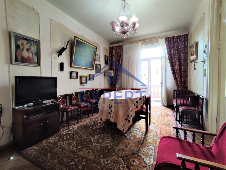 ԿԵՆՏՐՈՆ, ՄԱՇՏՈՑԻ ՊՈՂՈՏԱ, 3 ՍԵՆՅԱԿ