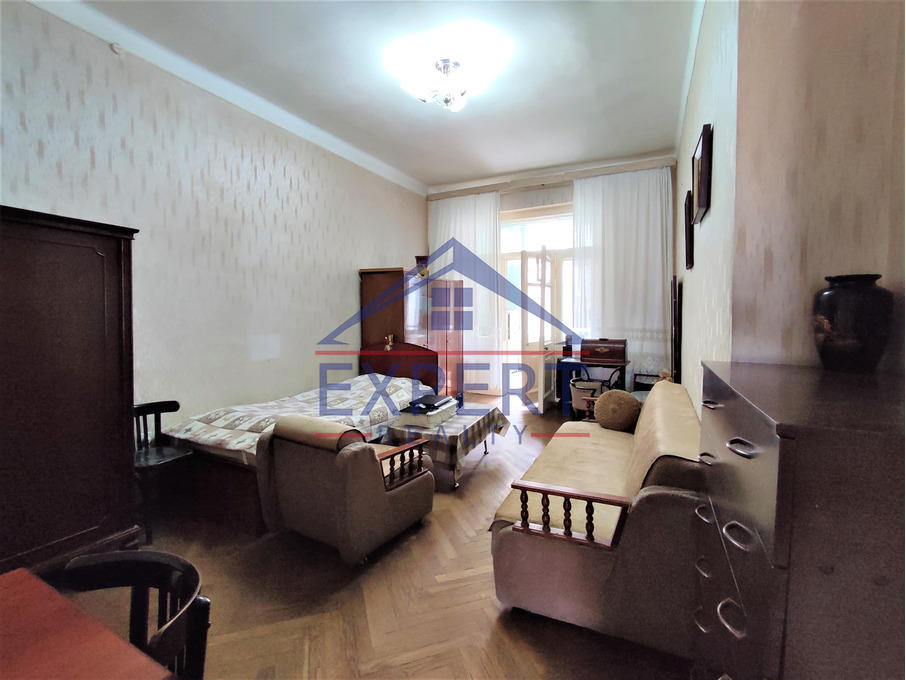 ԿԵՆՏՐՈՆ, ՄԱՇՏՈՑԻ ՊՈՂՈՏԱ, 3 ՍԵՆՅԱԿ