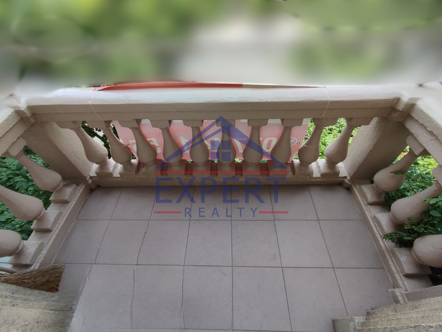 ԿԵՆՏՐՈՆ, ՄԱՇՏՈՑԻ ՊՈՂՈՏԱ, 3 ՍԵՆՅԱԿ