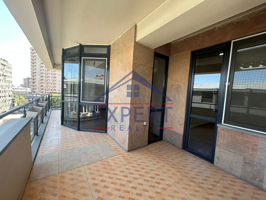 ԿԵՆՏՐՈՆ, ԱՄԻՐՅԱՆ ՓՈՂՈՑ, 215 ՔՄ