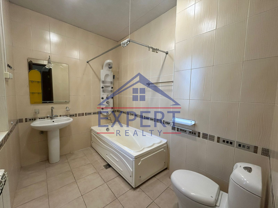 ԿԵՆՏՐՈՆ, ԱՄԻՐՅԱՆ ՓՈՂՈՑ, 215 ՔՄ