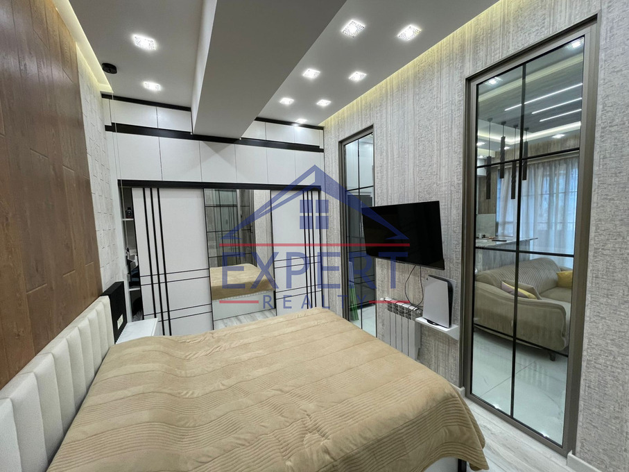 ԱՐԱԲԿԻՐ, ԿՈՄԻՏԱՍԻ ՊՈՂՈՏԱ, 3 ՍԵՆՅԱԿ