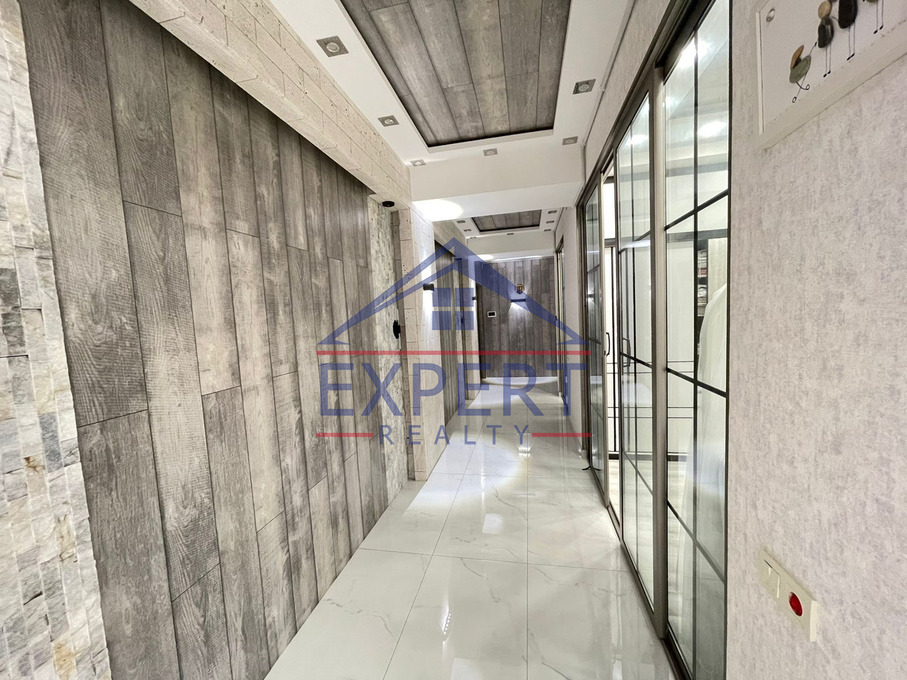 ԱՐԱԲԿԻՐ, ԿՈՄԻՏԱՍԻ ՊՈՂՈՏԱ, 3 ՍԵՆՅԱԿ