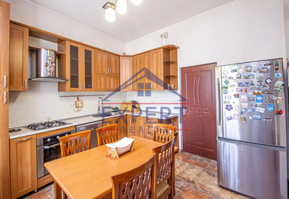 ԱՎԱՆ, ԾԱՐԱՎ ԱՂԲՅՈՒՐԻ ՓՈՂՈՑ, 5 ՍԵՆՅԱԿ