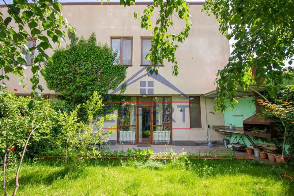 ԱՎԱՆ, ԾԱՐԱՎ ԱՂԲՅՈՒՐԻ ՓՈՂՈՑ, 5 ՍԵՆՅԱԿ