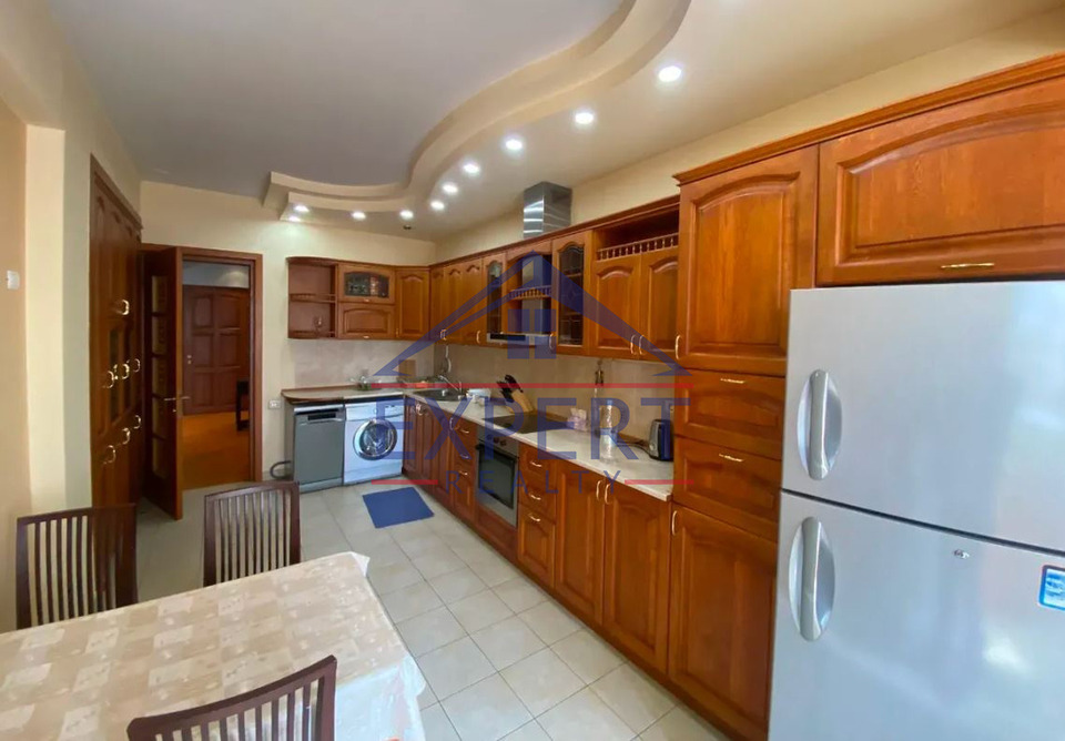 ԿԵՆՏՐՈՆ, ՀՅՈՒՍԻՍԱՅԻՆ ՊՈՂՈՏԱ, 3 ՍԵՆՅԱԿ