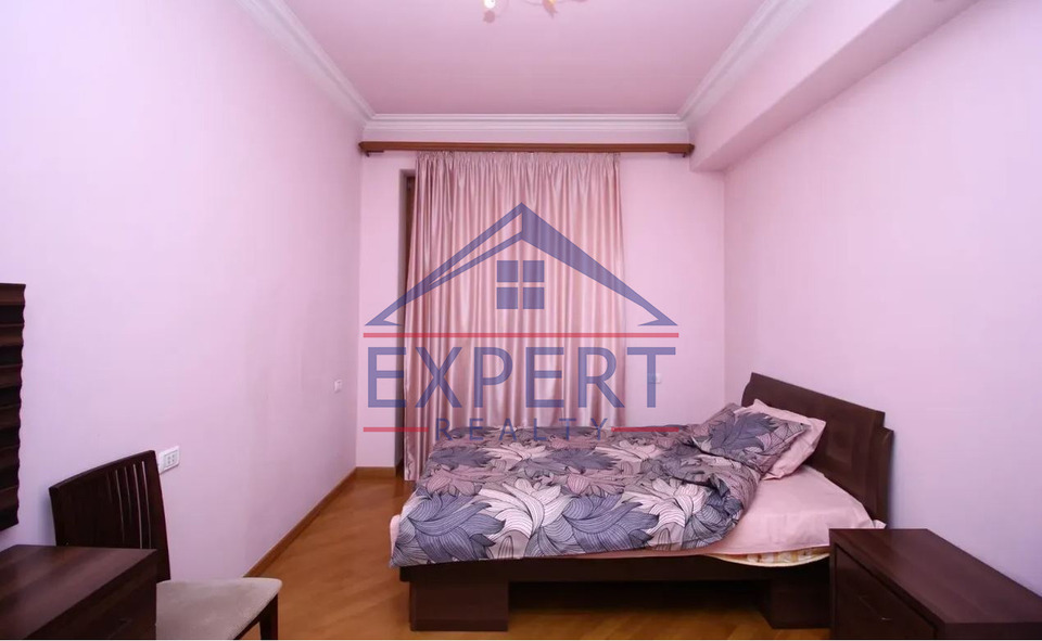 ԿԵՆՏՐՈՆ, ՀՅՈՒՍԻՍԱՅԻՆ ՊՈՂՈՏԱ, 3 ՍԵՆՅԱԿ