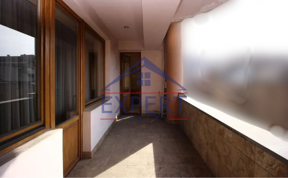 ԿԵՆՏՐՈՆ, ՀՅՈՒՍԻՍԱՅԻՆ ՊՈՂՈՏԱ, 3 ՍԵՆՅԱԿ