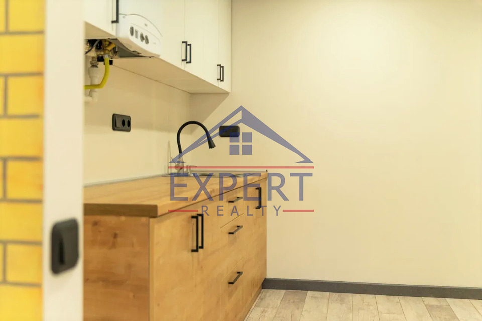 ԿԵՆՏՐՈՆ, ՊԱՐՈՆՅԱՆ ՓՈՂՈՑ, 132 ՔՄ