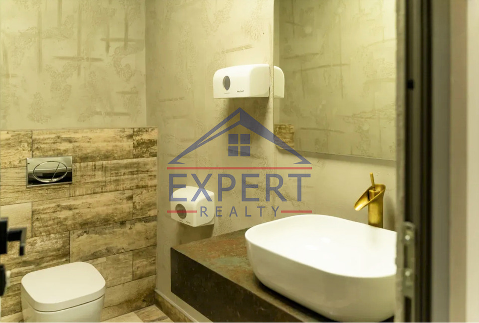 ԿԵՆՏՐՈՆ, ՊԱՐՈՆՅԱՆ ՓՈՂՈՑ, 132 ՔՄ