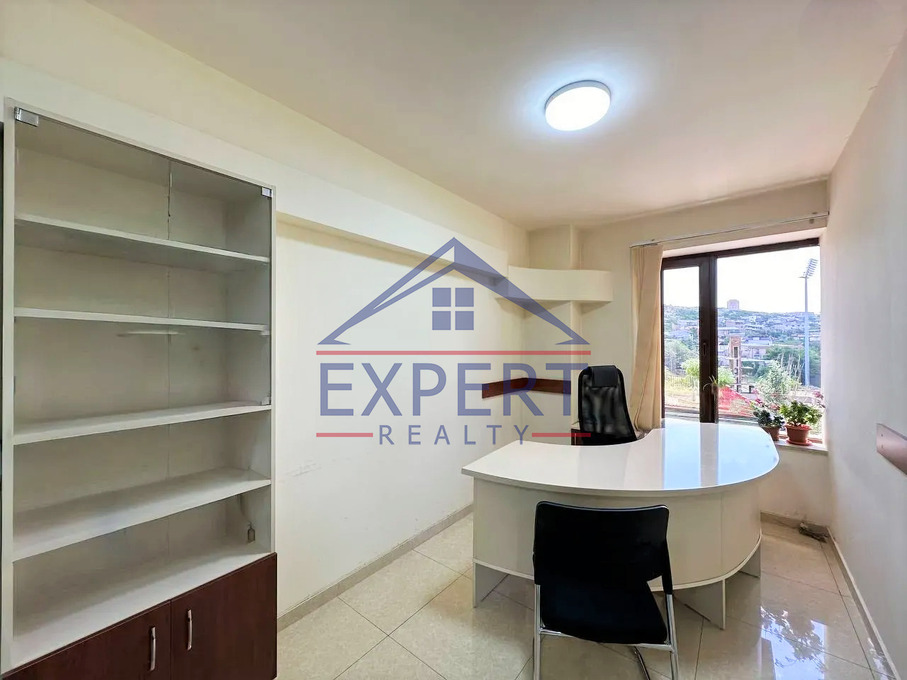 ԿԵՆՏՐՈՆ, ՉԱՐԵՆՑԻ ՓՈՂՈՑ, 200 ՔՄ․