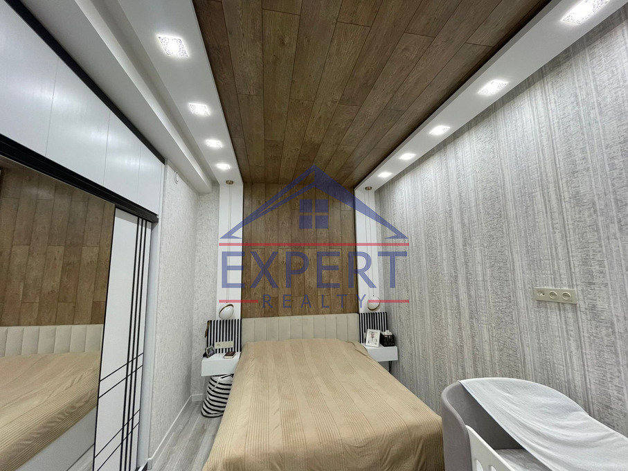 ԱՐԱԲԿԻՐ, ԿՈՄԻՏԱՍԻ ՊՈՂՈՏԱ, 3 ՍԵՆՅԱԿ