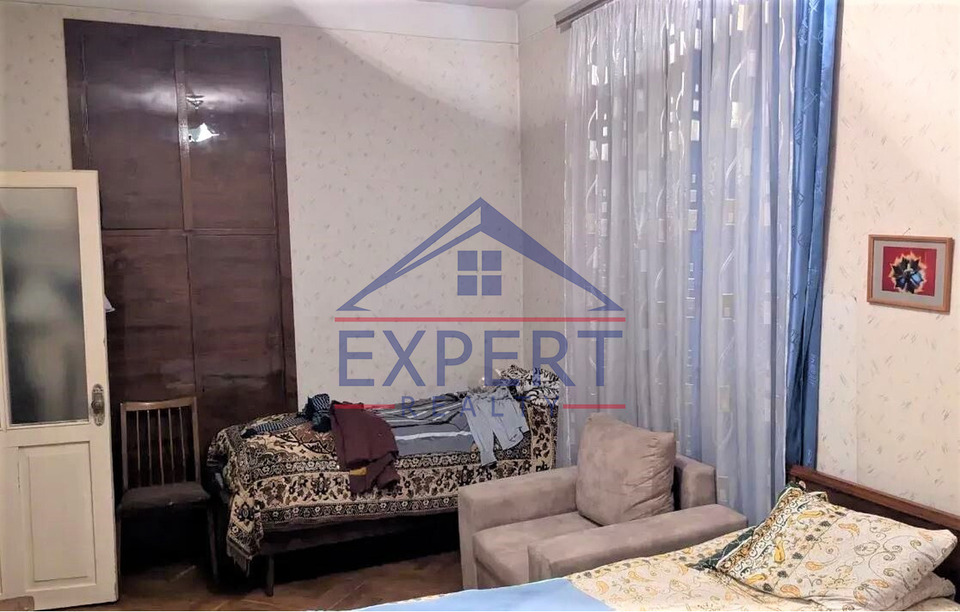 ԱՐԱԲԿԻՐ, ԱԴՈՆՑԻ ՓՈՂՈՑ, 3 ՍԵՆՅԱԿ