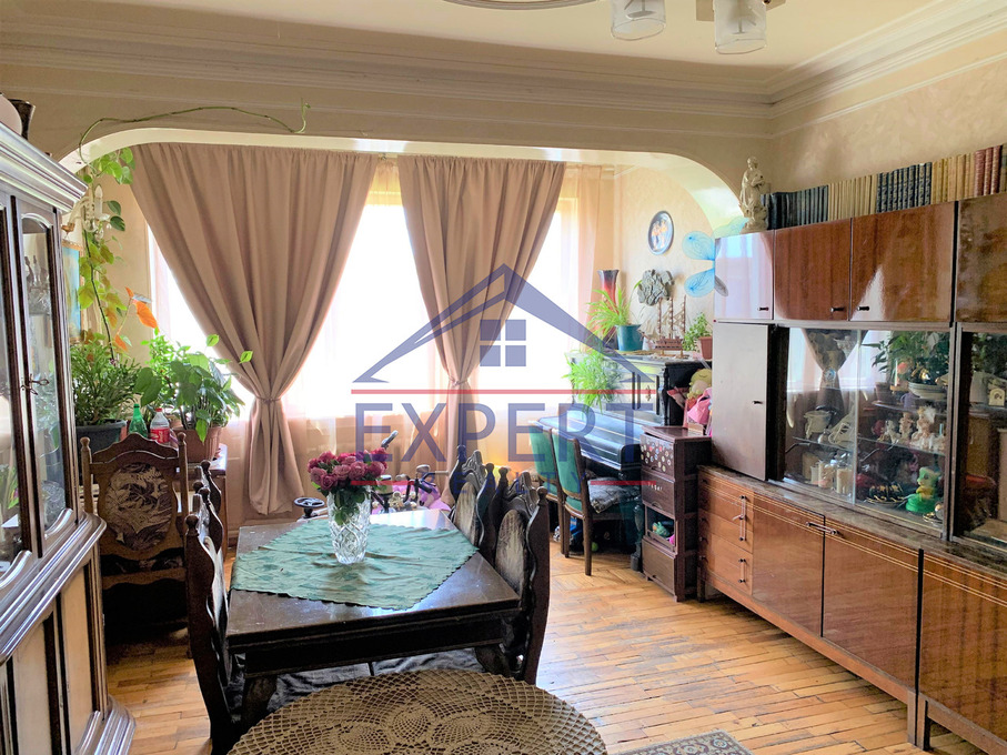 ՔԱՆԱՔԵՌ ԶԵՅԹՈՒՆ   ՊԱՐՈՒՅՐ ՍԵՎԱԿ  4 ՍԵՆՅԱԿ