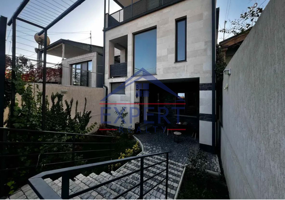 ԿԵՆՏՐՈՆ,ԱՅԳԵՁՈՐԻ ՓՈՂՈՑ  5 ՍԵՆՅԱԿ