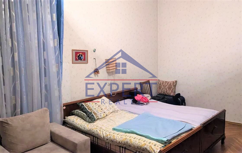 ԱՐԱԲԿԻՐ, ԱԴՈՆՑԻ ՓՈՂՈՑ, 3 ՍԵՆՅԱԿ