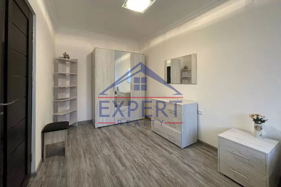 ԿԵՆՏՐՈՆ,ԵՐՎԱՆԴ ՔՈՉԱՐԻ ՓՈՂՈՑ 3 ՍԵՆՅԱԿ