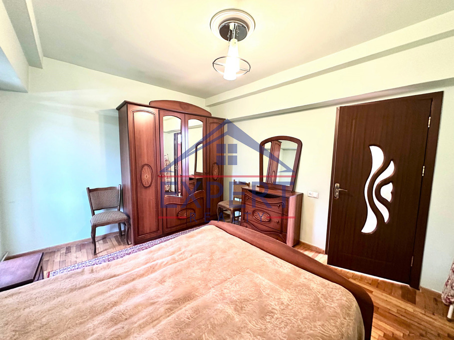 ԿԵՆՏՐՈՆ, ՍԱՅԱԹ-ՆՈՎԱ ՊՈՂՈՏԱ, 3 ՍԵՆՅԱԿ