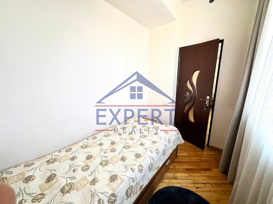 ԿԵՆՏՐՈՆ, ՍԱՅԱԹ-ՆՈՎԱ ՊՈՂՈՏԱ, 3 ՍԵՆՅԱԿ