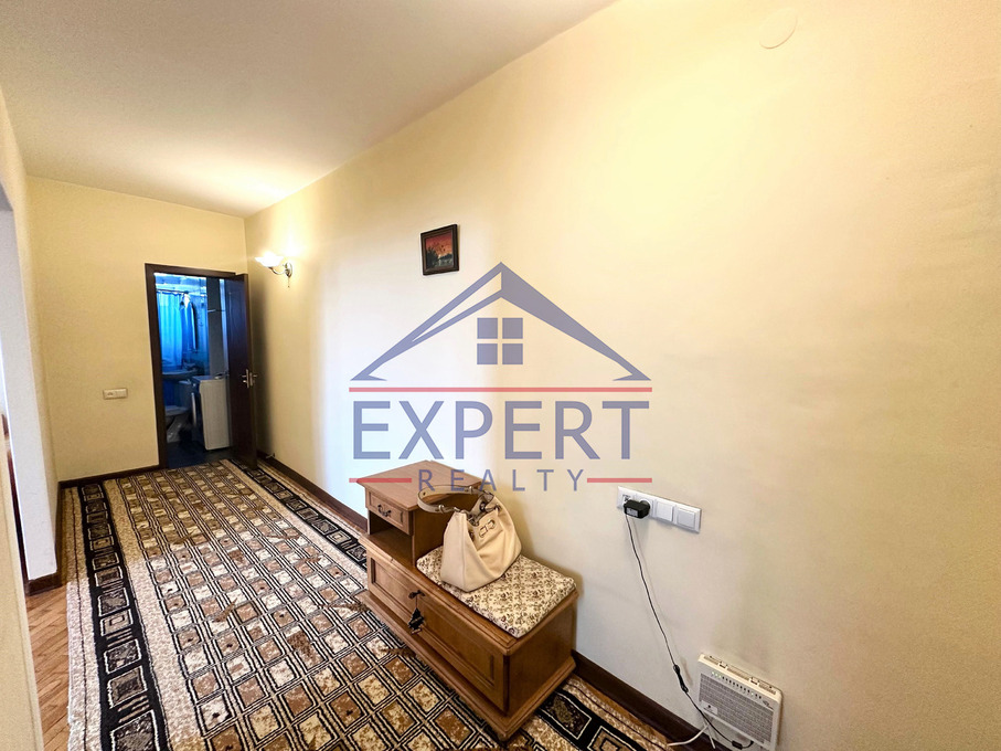 ԿԵՆՏՐՈՆ, ՍԱՅԱԹ-ՆՈՎԱ ՊՈՂՈՏԱ, 3 ՍԵՆՅԱԿ