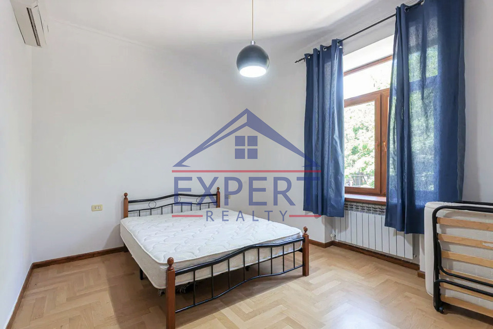 ԿԵՆՏՐՈՆ, ԱԲՈՎՅԱՆ ՓՈՂՈՑ, 2 ՍԵՆՅԱԿ