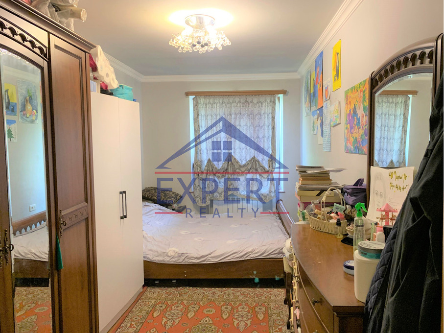 ՔԱՆԱՔԵՌ ԶԵՅԹՈՒՆ, ՊԱՐՈՒՅՐ ՍԵՎԱԿ  4 ՍԵՆՅԱԿ