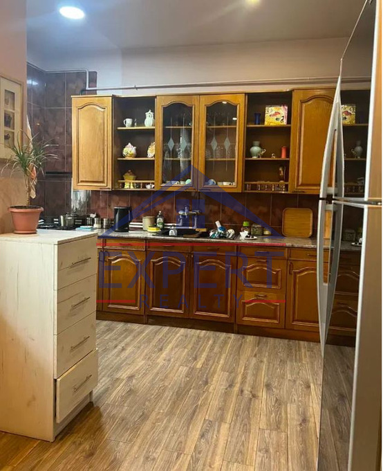 ԿԵՆՏՐՈՆ, ՍԱՐՅՍՆ ՓՈՂՈՑ , 3 ՍԵՆՅԱԿ